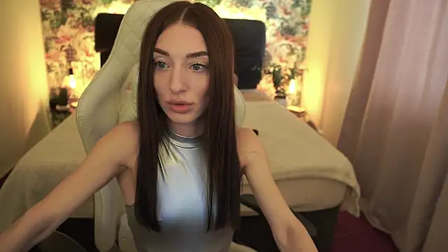 Alice Arwen online show from 5, 3, 2025