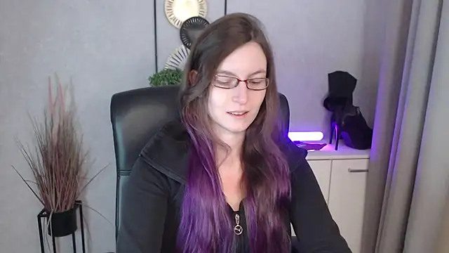 emmaxDelight online show from 20, 11, 2025