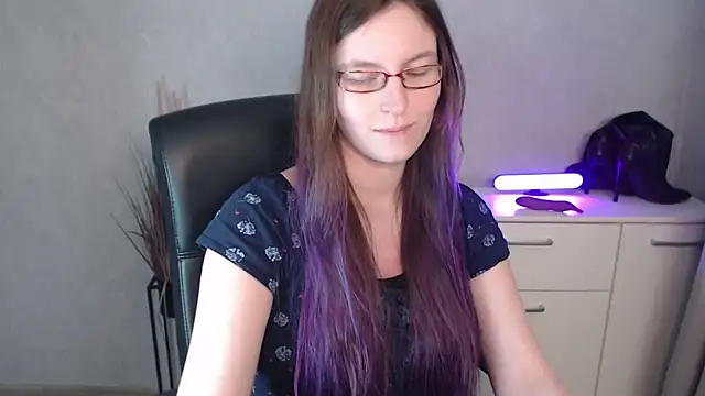 emmaxDelight online show from 13, 11, 2025