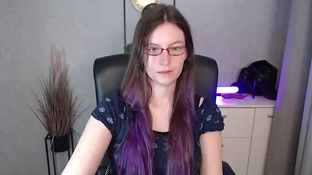 emmaxDelight online show from 13, 11, 2025