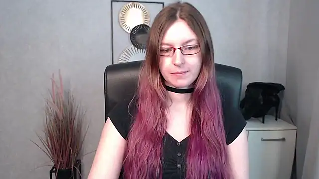 emmaxDelight online show from 18, 3, 2025