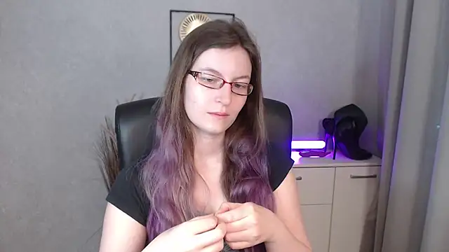 emmaxDelight online show from 19, 9, 2025