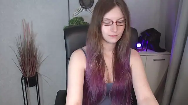 emmaxDelight online show from 29, 10, 2025