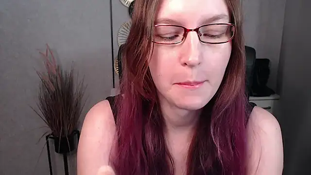 emmaxDelight online show from 27, 2, 2025