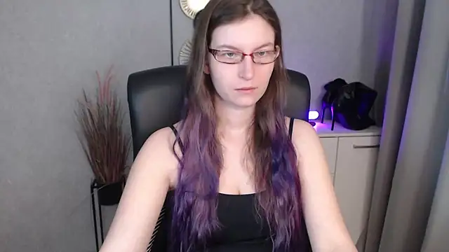 emmaxDelight online show from 10, 10, 2025