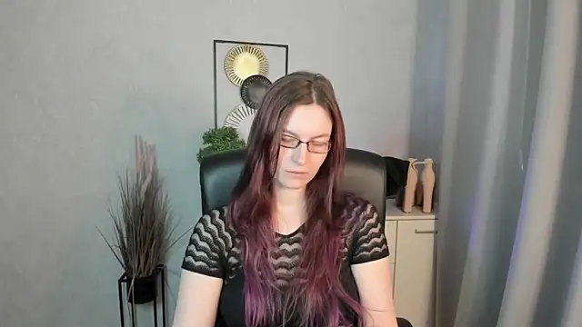 emmaxDelight online show from 15, 4, 2026