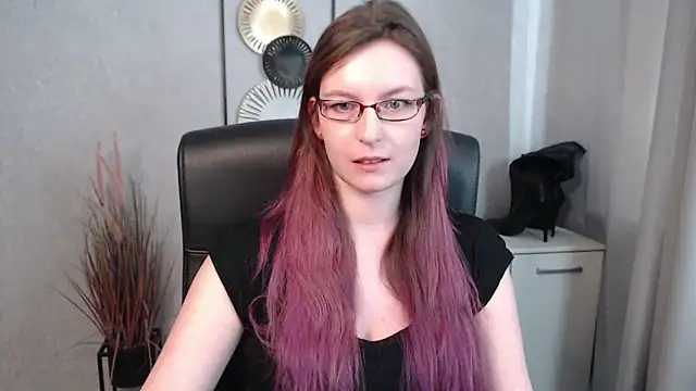 emmaxDelight online show from 7, 3, 2025