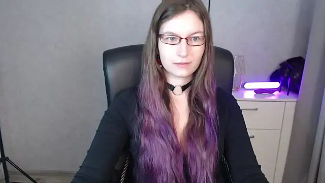 emmaxDelight online show from 27, 10, 2025