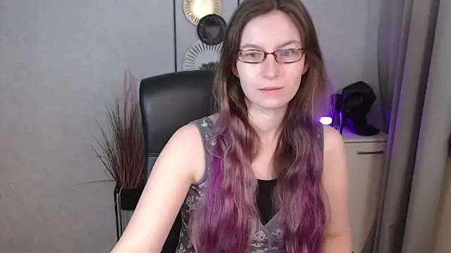 emmaxDelight online show from 23, 9, 2025