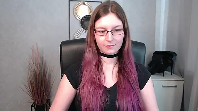 emmaxDelight online show from 18, 3, 2025