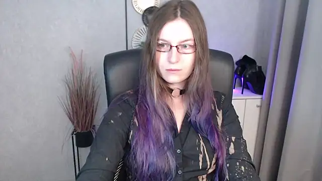 emmaxDelight online show from 7, 10, 2025