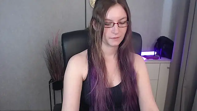 emmaxDelight online show from 20, 10, 2025