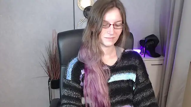 emmaxDelight online show from 22, 9, 2025