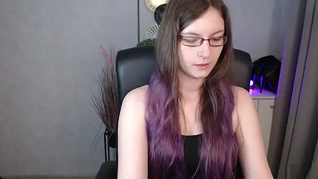 emmaxDelight online show from 24, 10, 2025