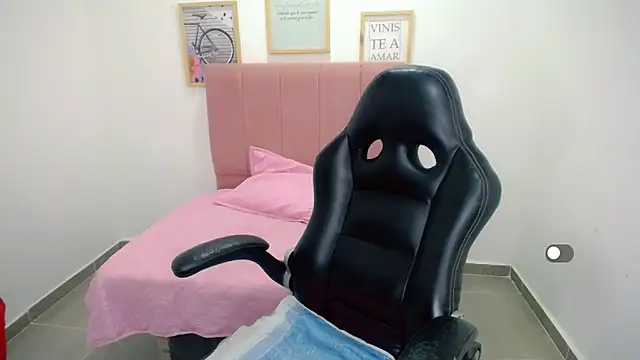 victoria love89 online show from 3, 3, 2025