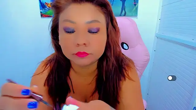 Snapshot of victoria_love89 chatting on 8, 7, 2026 victoria love89 online show from 8, 7, 2026