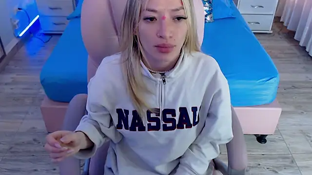 zoe jones13 online show from 15, 11, 2025