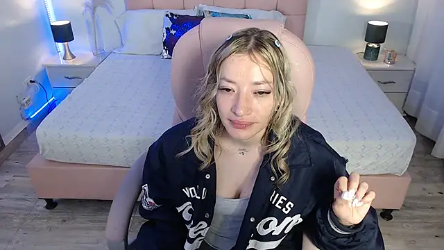 zoe jones13 online show from 27, 2, 2026