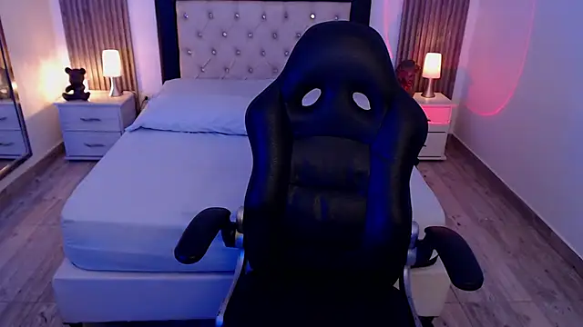 zoe jones13 online show from 30, 9, 2025