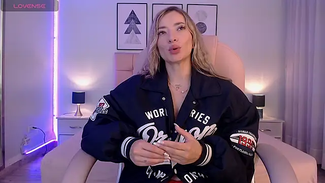 zoe jones13 online show from 19, 3, 2025