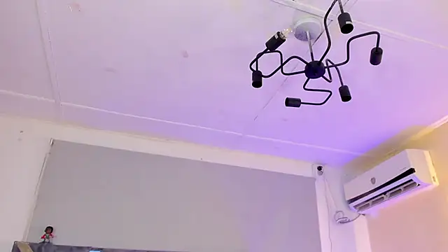 quianna  online show from 19, 3, 2025