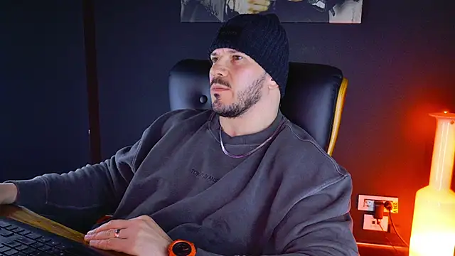 Snapshot of AngeloEric chatting on 27, 1, 2025 AngeloEric online show from 27, 1, 2025