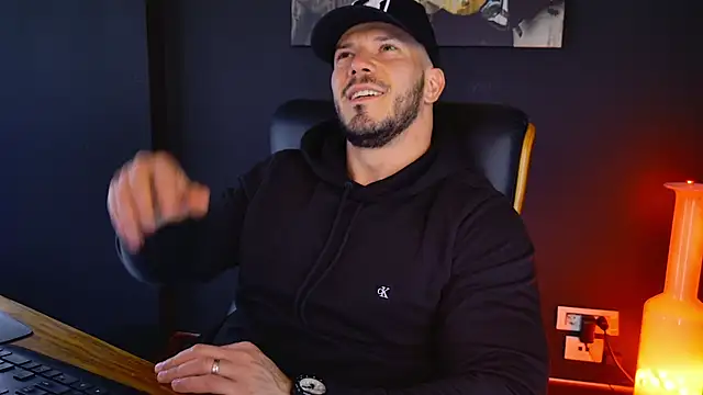 Snapshot of AngeloEric chatting on 20, 3, 2025 AngeloEric online show from 20, 3, 2025