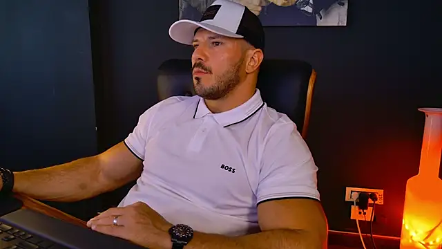 Snapshot of AngeloEric chatting on 19, 9, 2025 AngeloEric online show from 19, 9, 2025