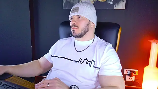 Snapshot of AngeloEric chatting on 29, 1, 2025 AngeloEric online show from 29, 1, 2025