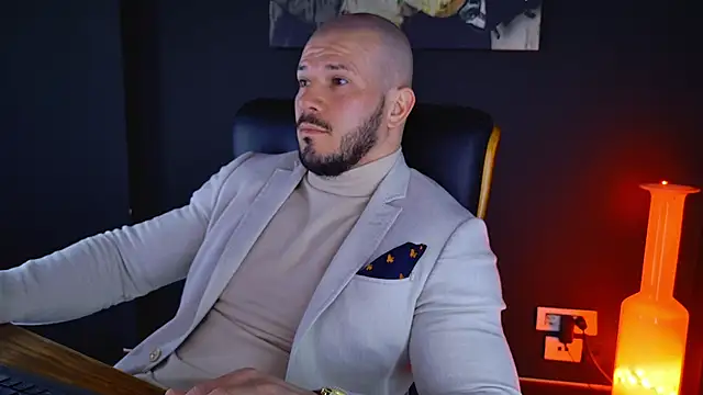 Snapshot of AngeloEric chatting on 5, 2, 2025 AngeloEric online show from 5, 2, 2025