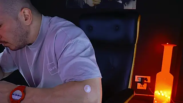 Snapshot of AngeloEric chatting on 9, 2, 2025 AngeloEric online show from 9, 2, 2025