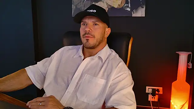 Snapshot of AngeloEric chatting on 24, 9, 2025 AngeloEric online show from 24, 9, 2025