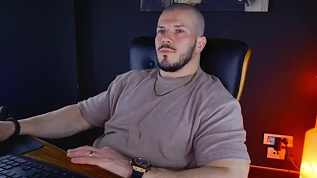 Snapshot of AngeloEric chatting on 2, 2, 2025 AngeloEric online show from 2, 2, 2025