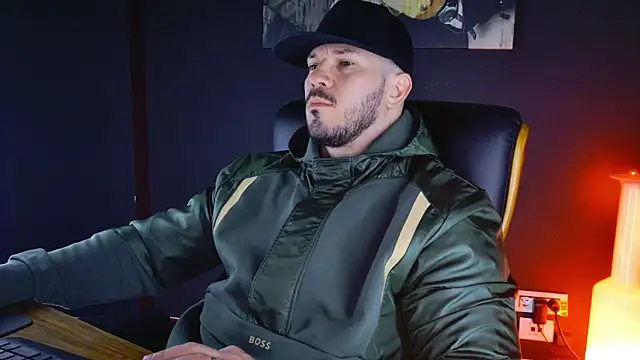 Snapshot of AngeloEric chatting on 30, 1, 2025 AngeloEric online show from 30, 1, 2025