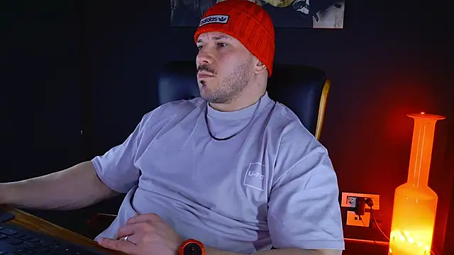 Snapshot of AngeloEric chatting on 9, 2, 2025 AngeloEric online show from 9, 2, 2025