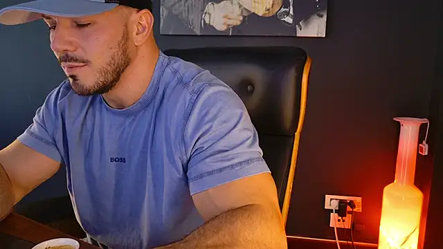 Snapshot of AngeloEric chatting on 20, 10, 2025 AngeloEric online show from 20, 10, 2025