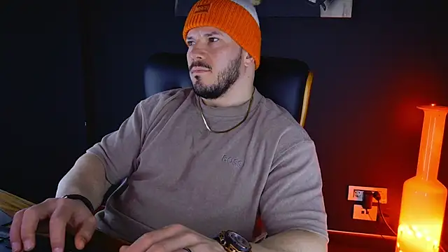 Snapshot of AngeloEric chatting on 2, 2, 2025 AngeloEric online show from 2, 2, 2025