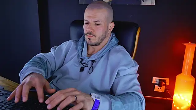 Snapshot of AngeloEric chatting on 12, 2, 2025 AngeloEric online show from 12, 2, 2025