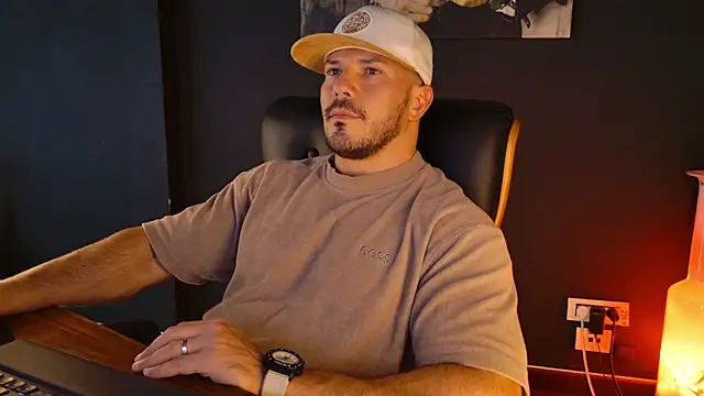 Snapshot of AngeloEric chatting on 30, 9, 2025 AngeloEric online show from 30, 9, 2025