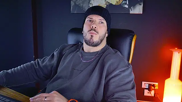 Snapshot of AngeloEric chatting on 27, 1, 2025 AngeloEric online show from 27, 1, 2025