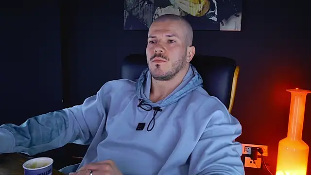 Snapshot of AngeloEric chatting on 12, 2, 2025 AngeloEric online show from 12, 2, 2025