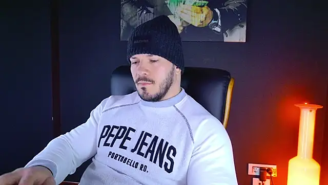 Snapshot of AngeloEric chatting on 31, 1, 2025 AngeloEric online show from 31, 1, 2025