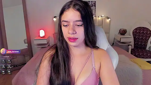 Snapshot of zoe_turnner_18 chatting on 29, 10, 2025 zoe turnner 18 online show from 29, 10, 2025