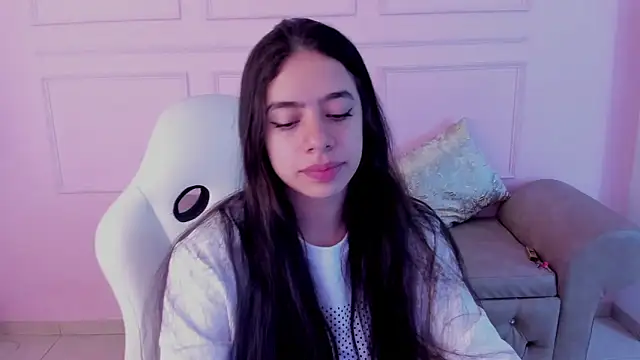 Snapshot of zoe_turnner_18 chatting on 10, 10, 2025 zoe turnner 18 online show from 10, 10, 2025