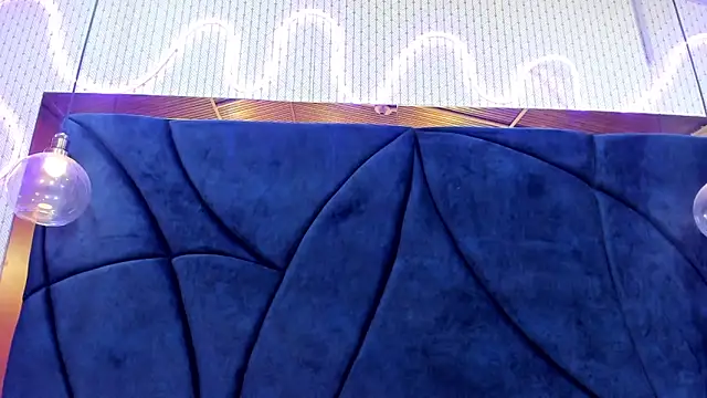 LARISSAEVANS online show from 12, 3, 2025