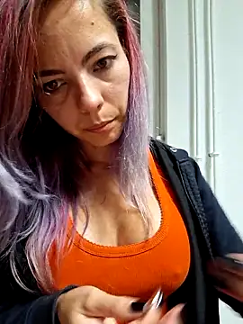 Snapshot of allinqueen chatting on 1, 10, 2025 allinqueen online show from 1, 10, 2025