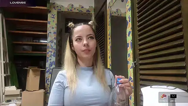 Snapshot of allinqueen chatting on 18, 3, 2025 allinqueen online show from 18, 3, 2025