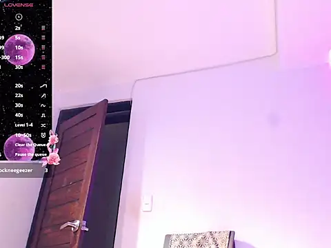 AliciaChelios online show from 10, 4, 2026