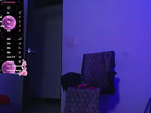 AliciaChelios online show from 9, 4, 2026