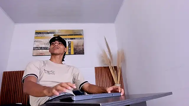 Snapshot of zander_2120 chatting on 13, 11, 2025 zander 2120 online show from 13, 11, 2025